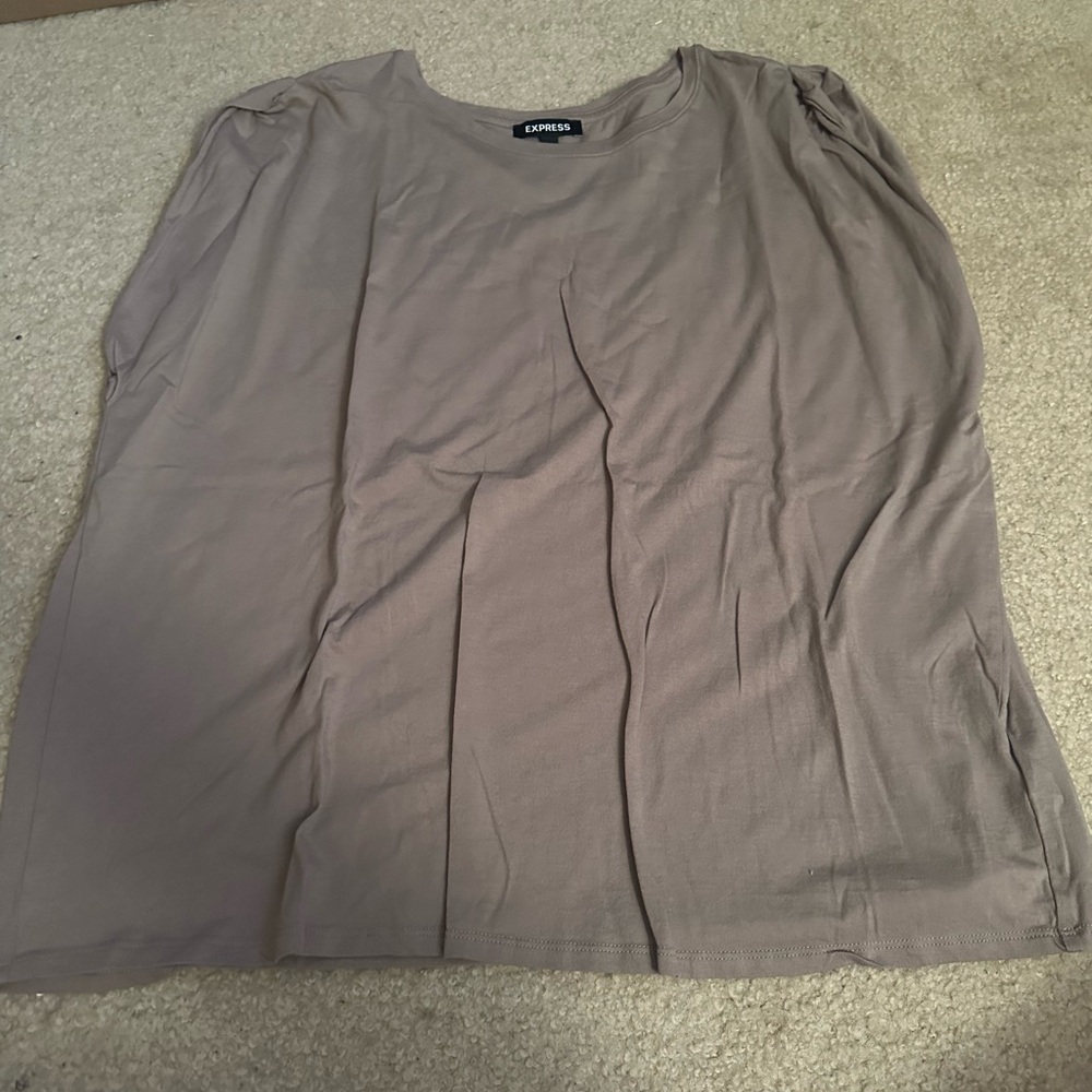 Sleeveless beige express shirt